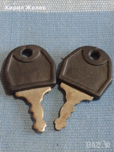 Две стари ключета от соца за дипломатическо куфарче,чанта за КОЛЕКЦИЯ ДЕКОРАЦИЯ БИТОВ КЪТ 27456, снимка 1
