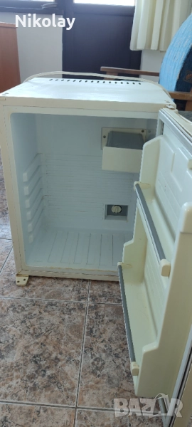 Продавам Мини бар хладилник Беко., снимка 1