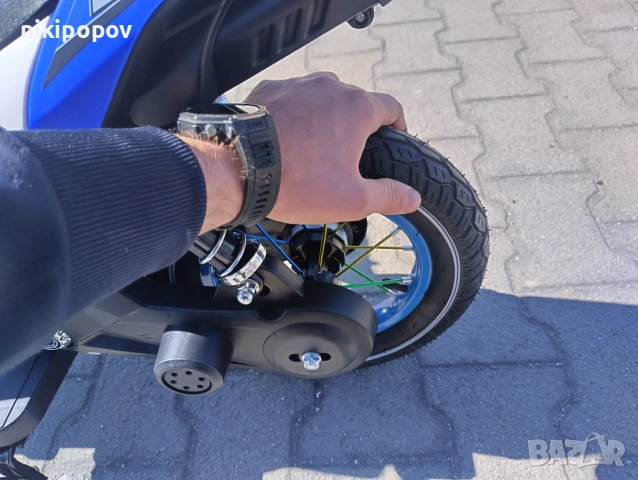 Акумулаторен мотор с помпещи гуми SUPER MOTO син, снимка 9 - Детски велосипеди, триколки и коли - 53569684