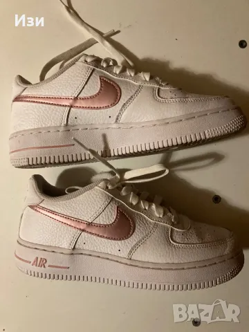 Маратонки Nike AIR FORCE 1 Дамски, Бели, 36, снимка 4 - Маратонки - 49169533