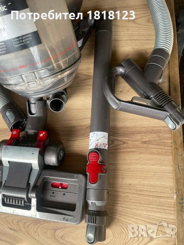 Продавам прахосмукачка Dyson DC52 ., снимка 5 - Прахосмукачки - 53693632