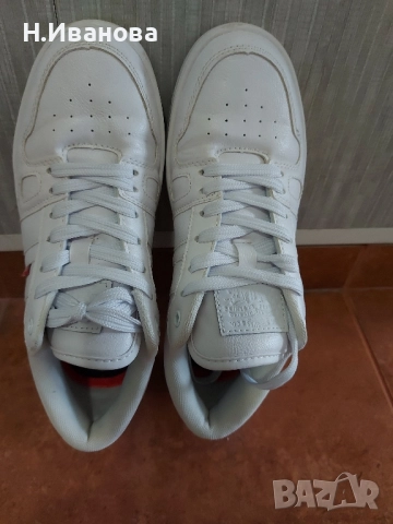 Дамски маратонки Levis, снимка 2 - Маратонки - 52510396