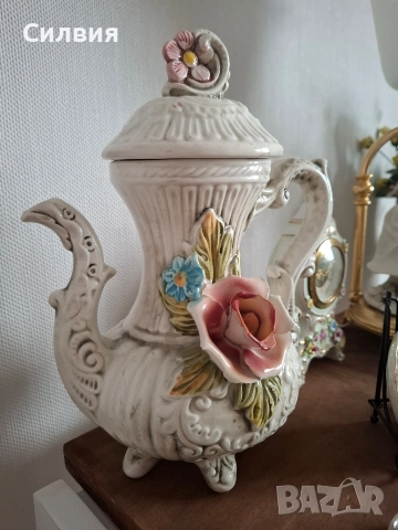 Старинен чайник