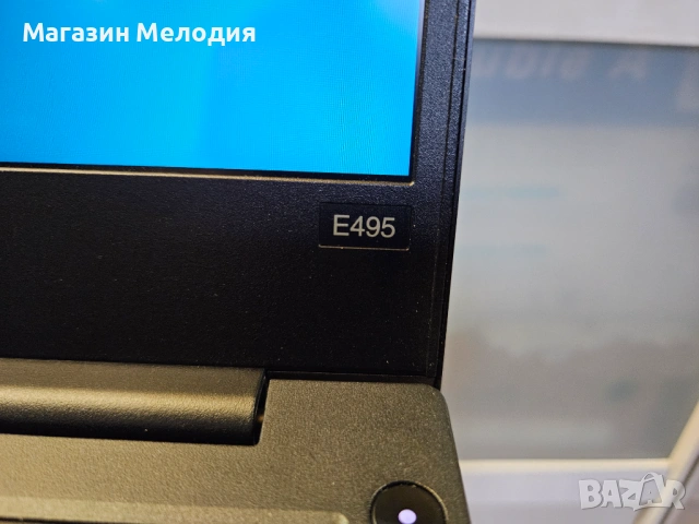 14" лаптоп Lenovo E495 Ryzen 3, RAM 8GB, 256GB SSD, Video Radeon Vega, преинсталира и готов за употр, снимка 11 - Лаптопи за дома - 53333602