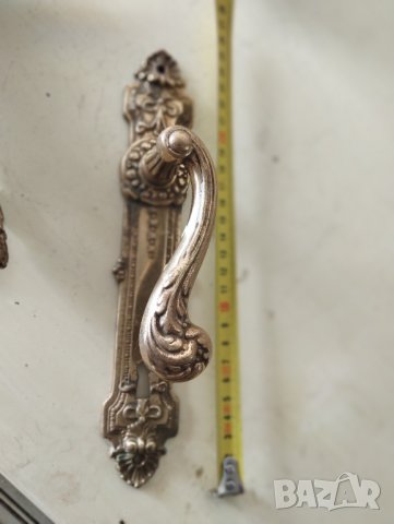 два барокови комплекта дръжки за врата с шилдове, снимка 3 - Други ценни предмети - 41773391