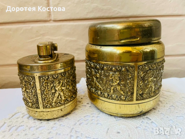 Красив месингов комплект от настолна запалка и табакера от Англия, снимка 4 - Антикварни и старинни предмети - 53742533