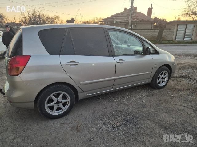 Toyota Corolla Verso , снимка 2 - Автомобили и джипове - 53731164