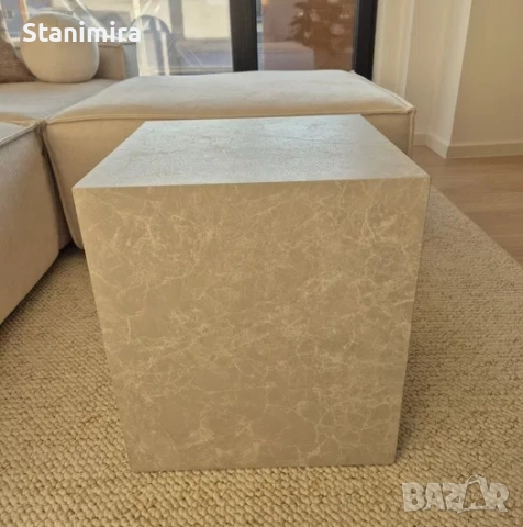 Продавам нова модерна квадратна маса за кафе, цвят бежов, снимка 4 - Маси - 51492187