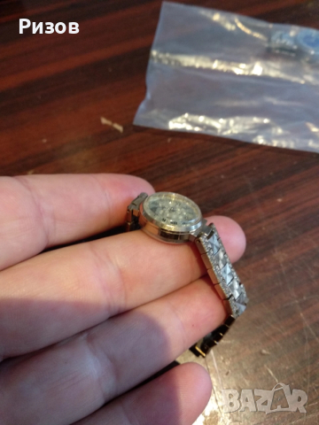 Дамски часовник Чайка, снимка 4 - Дамски - 52501482