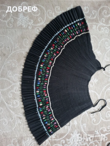 Вълнена престилка/пищимал за народна носия, снимка 2 - Антикварни и старинни предмети - 53541904