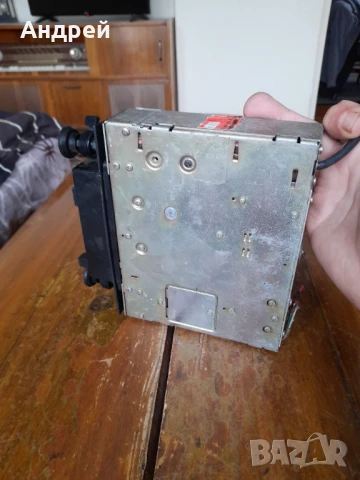 Стар автомобилен радиокасетофон Roadstar #2, снимка 5 - Други ценни предмети - 50552152