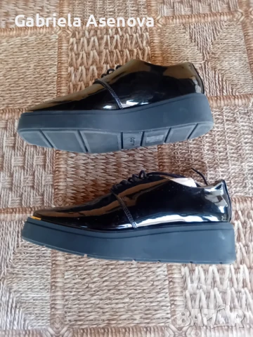 Лачени обувки, снимка 3 - Дамски ежедневни обувки - 50602416