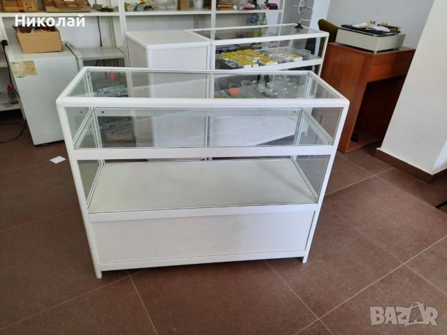 Стъклена витрина, снимка 2 - Витрини - 53438043