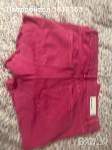 Розови дънкови панталонки с малки цепки отстрани, на Amy&Ivy, чисто нови, стоят прилепнали, S/M, снимка 2 - Къси панталони и бермуди - 53852586