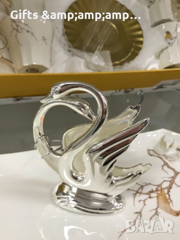 Метален салфетник Лебед -  със сребърно покритие