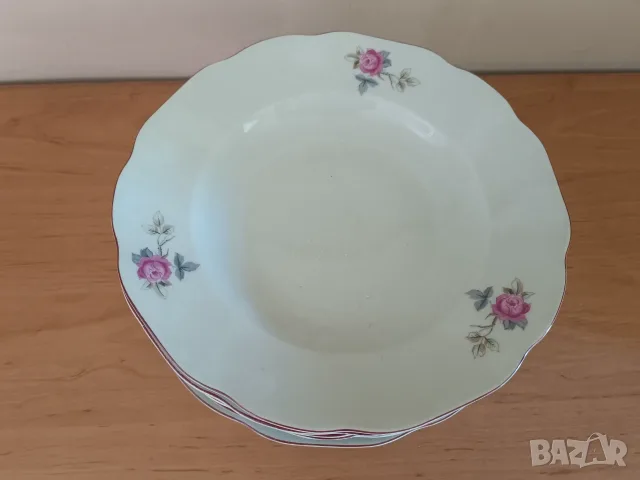 Чайник и чинии български порцелан , снимка 6 - Сервизи - 56040345