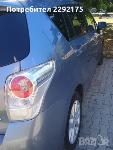 Тойота Verso 2.0 D4D, снимка 3 - Автомобили и джипове - 52888934