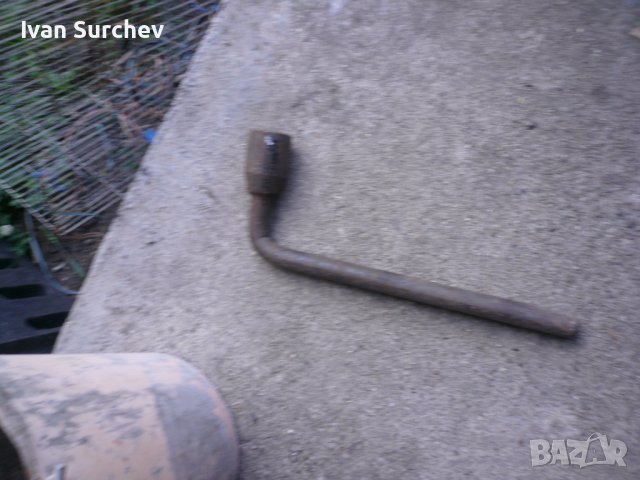 КЛЮЧ ЗА ГУМИТЕ ЗА БУС НОМЕР 30 ОРИГИНАЛЕН, снимка 13 - Бусове и автобуси - 40898730