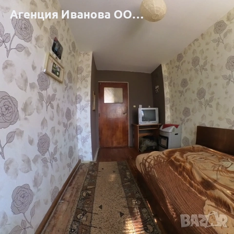 Етаж с двор и самостоятелен вход на главен булевард в гр.Попово , снимка 9 - Къщи - 53679072