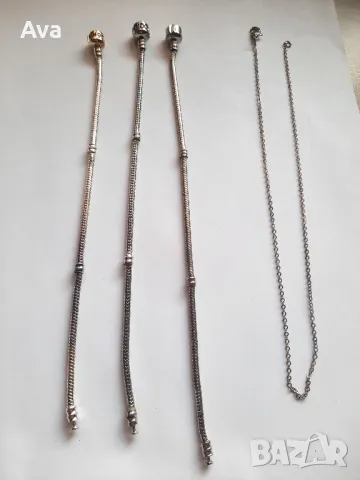 гривна тип пандора/pandora/талисман/висулка/мека/цвят сребърен/синджирче, снимка 5 - Гривни - 48043390