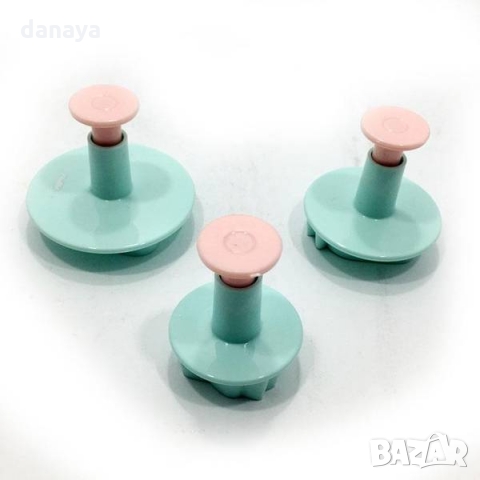 2775 Комплект резци за сладки с бутало Ягодки, 3 броя, снимка 7 - Форми - 36064352