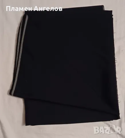 Тъмно син вълнен плат с размери 122 на76 дв. ширина. , снимка 2 - Платове и дамаски - 48988099