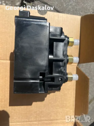 Клапанен блок въздушно окачване Audi Q7 VW Touareg Porsche Cayenne 7L0698014, снимка 3 - Аксесоари и консумативи - 55994889