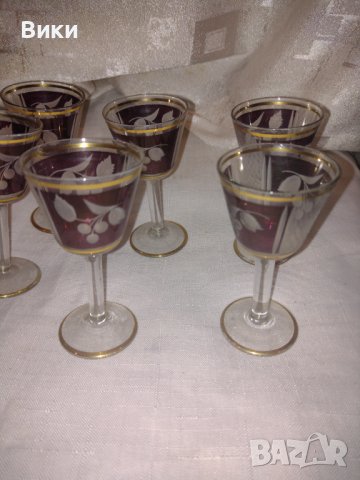 Антикварни чаши с позлата гравирани , цветно стъкло 6 броя , снимка 2 - Антикварни и старинни предмети - 39096225