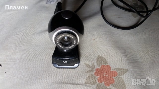 Уеб камера V7 CS0300-1E Webcam, снимка 2 - Камери - 32031785