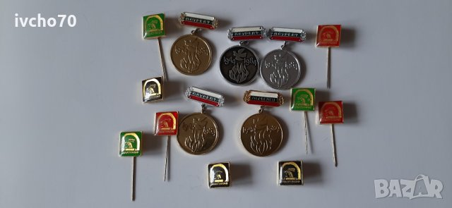 Лот Български значки - фолклор