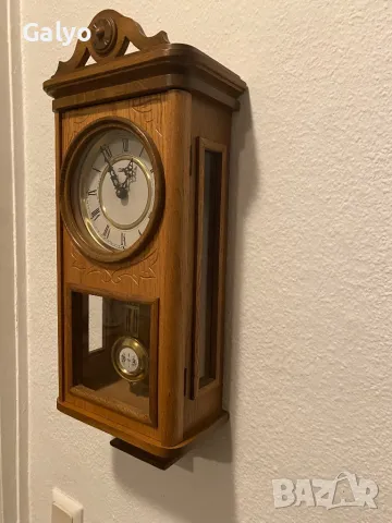 J. Schrenk Немски Стенен часовник с махало и батерии , снимка 2 - Антикварни и старинни предмети - 50247822