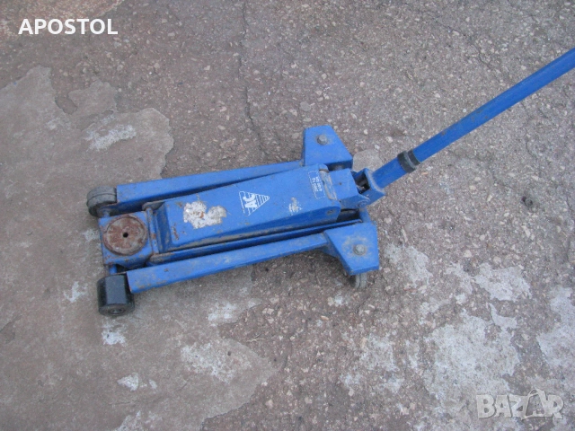Хидравличен крик тип "крокодил" 2т, снимка 2 - Подемници - 53739183