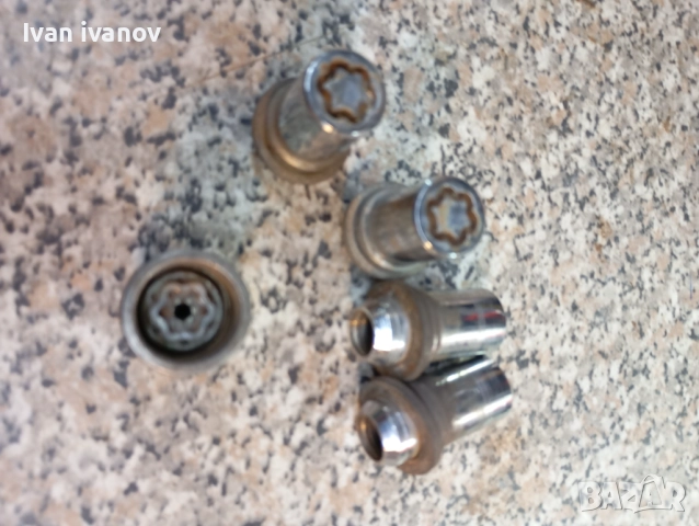 Секретни болтове за Тойота, снимка 3 - Части - 52591333