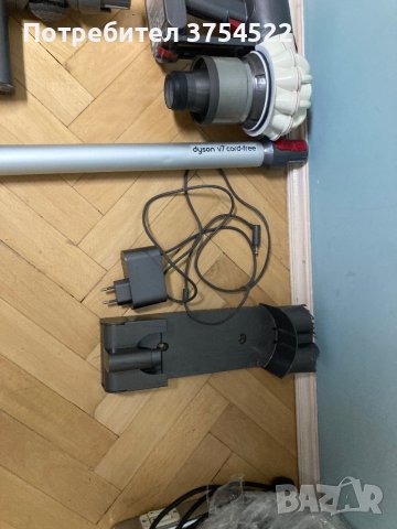 Прахосмукачка Dyson V7, снимка 4 - Прахосмукачки - 44464198