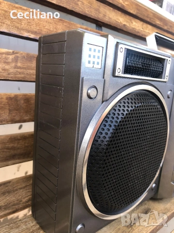 Радиокасетофон HITACHI TRK 2200E, снимка 10 - Радиокасетофони, транзистори - 53465658