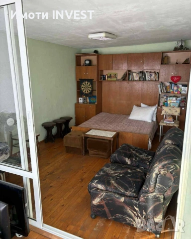 Тухлена къща с голям двор и кладенец – кв. Въбел, снимка 10 - Къщи - 53190974