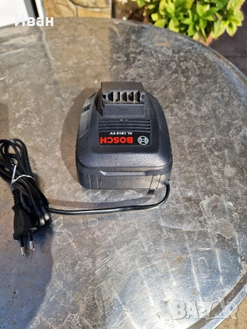 Зарядно bosch 18волта, снимка 2 - Други инструменти - 53618527