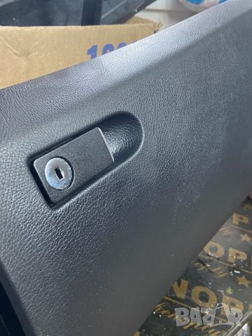 Жабка за мерцедес ц класа 2012 година w204 facelift за малка навигация модул стойка бекер мап пилот, снимка 1