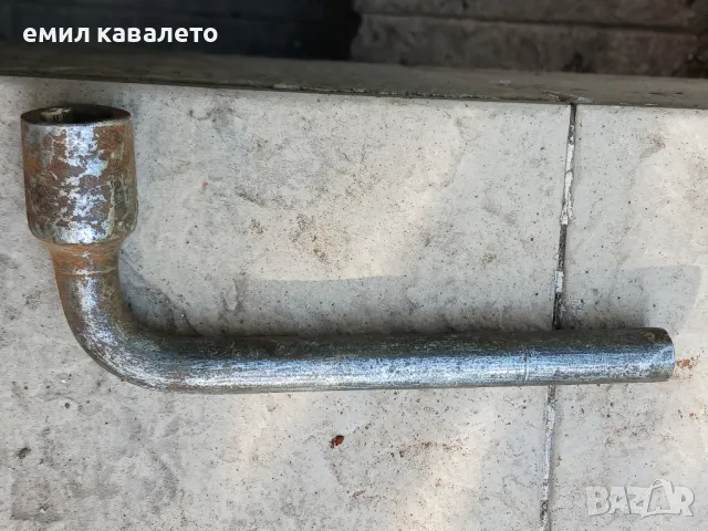 ключ за джанти, снимка 2 - Ключове - 46549957