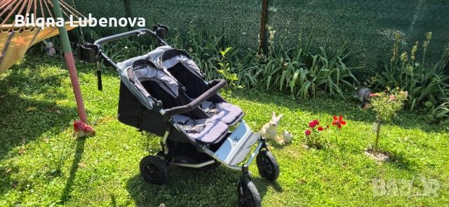 Количка за близнаци Mountain Buggy, снимка 3 - Детски колички - 52790770