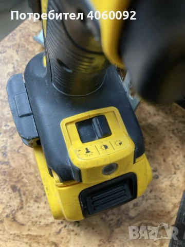 Акумулаторен винтоверт DeWALT-DCD791P2 с безчетков двигател, 2 батерии 18 V, 5 Ah и зарядно у-во 