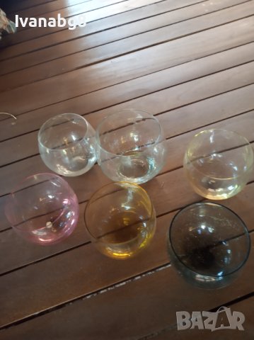 Сервиз за ракия или ликьор от цветно стъкло