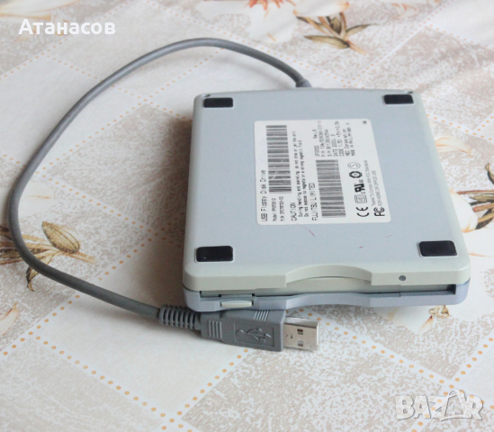 Флопи дисково устройство Fujitsu FPCFDD12 USB Floppy Drive, снимка 5 - Други - 42871168