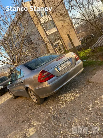 Мерцедес Е220 автомат 2.2 СДИ

, снимка 2 - Автомобили и джипове - 55883713