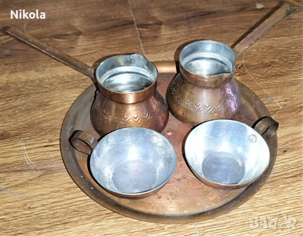 Меден сервиз за турско кафе 2 джезвета и 2 чаши с поднос, снимка 3 - Антикварни и старинни предмети - 42158913