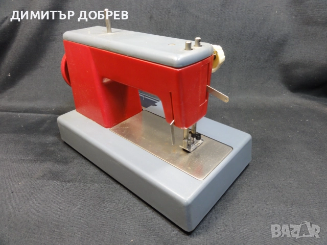 СТАРА РЕТРО СОЦ СССР МЕХАНИЧНА ИГРАЧКА ШЕВНА МАШИНА, снимка 3 - Колекции - 51932844