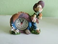 Ретро настолен часовник с момче , снимка 2