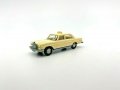 Пластмасова количка Wiking Mercedes Benz 200 Taxi 1/87, снимка 2
