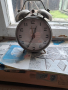 Стар часовник в добро състояние, снимка 1 - Антикварни и старинни предмети - 44612062