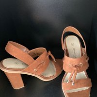 Нови дамски сандали, снимка 2 - Дамски обувки на ток - 40893682